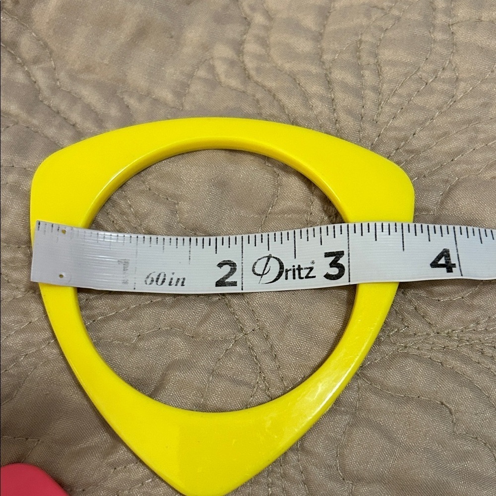 Three Vintage Retro Early Plastic Celluloid Triangle Shape Bangles Yellow Pink - Picture 5 of 5